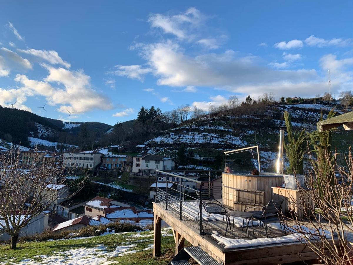 Domaine De La Rue De La Tour Acomodação com café da manhã Valsonne Exterior foto