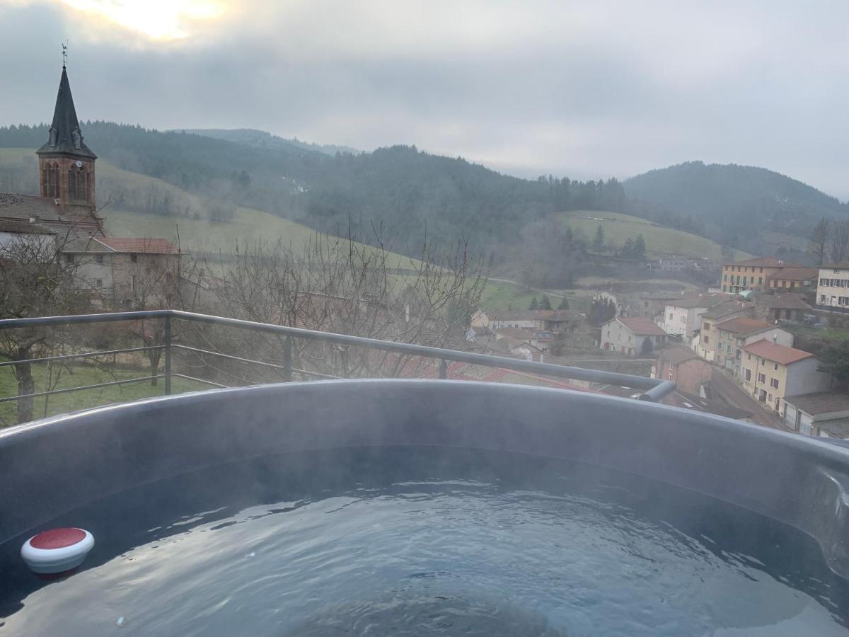 Domaine De La Rue De La Tour Acomodação com café da manhã Valsonne Exterior foto